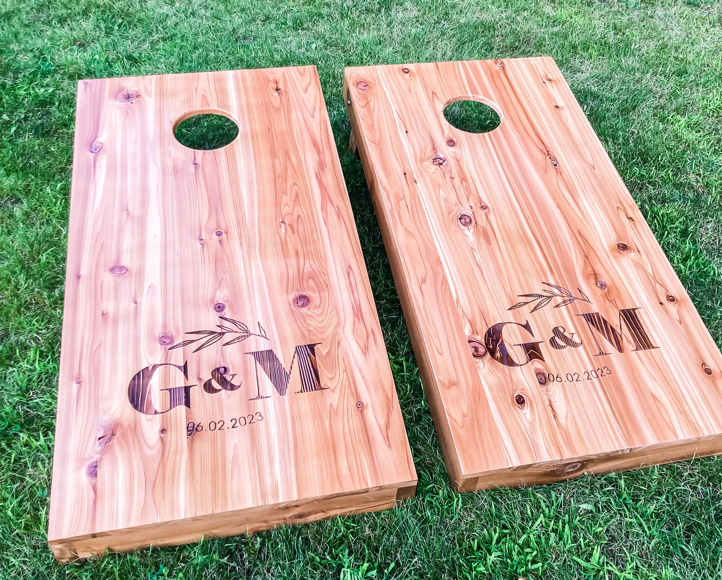 Cedar Cornhole Set